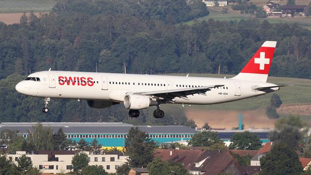 HB-IOH:Airbus A321:Swiss International Air Lines